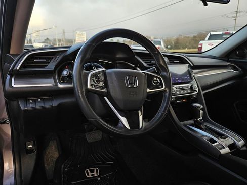 Used 2019 Honda Civic EX image 9