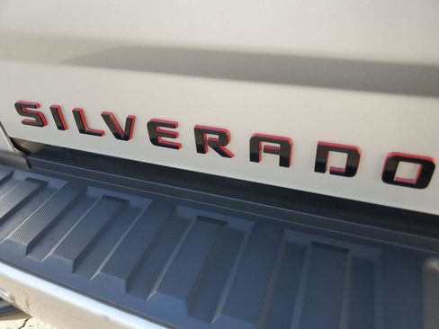 Used 2018 Chevrolet Silverado 1500 LTZ Z71 w/ Redline Edition image 8