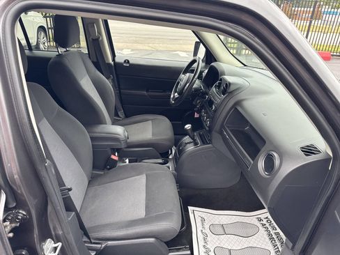 Used 2015 Jeep Patriot Latitude image 9