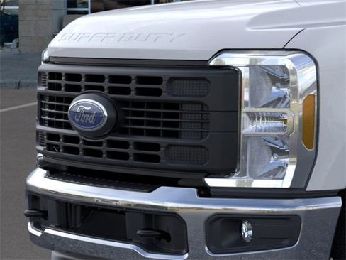 New 2026 Ford F250 XL w/ XL Driver Assist Package image 32