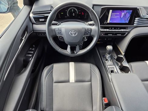 Used 2025 Toyota Camry SE FWD image 14
