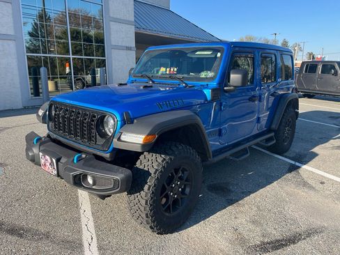 Used 2024 Jeep Wrangler Willys image 2