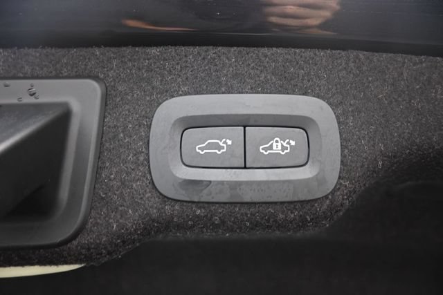 Used 2023 Volvo S90 B6 Plus AWD/4WD image 30