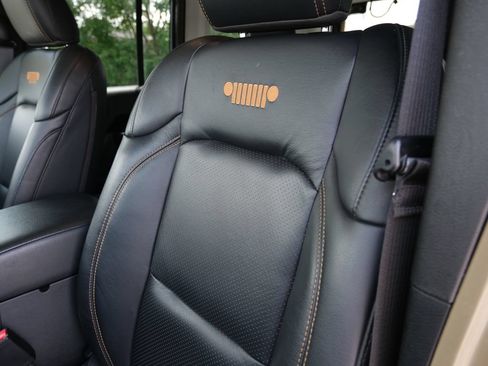 Used 2025 Jeep Wrangler Unlimited Sport AWD/4WD image 23