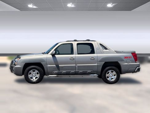 Used 2002 Chevrolet Avalanche 4x4 w/ Off-Road Suspension Pkg image 2