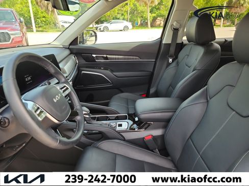 Certified 2025 Kia Telluride SX w/ SX Captain's Chair Package FWD image 25