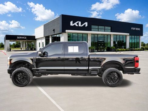 Used 2023 Ford F250 Lariat w/ Lariat Ultimate Package AWD/4WD image 8