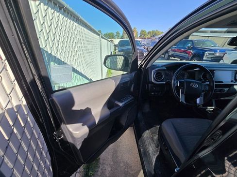 Used 2022 Toyota Tacoma SR5 image 7