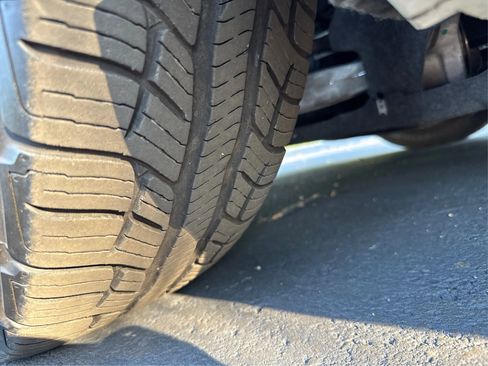 Used 2019 Chrysler Pacifica Touring-L w/ S Appearance Package image 16