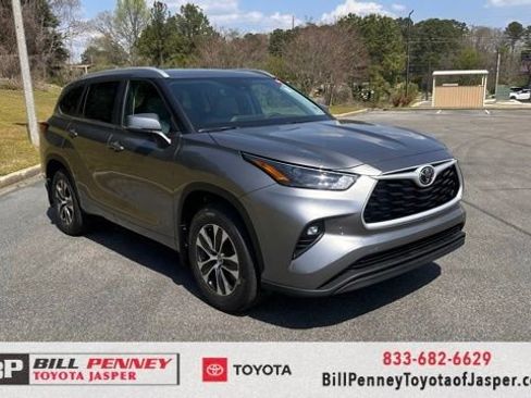 New 2026 Toyota Highlander XLE image 7