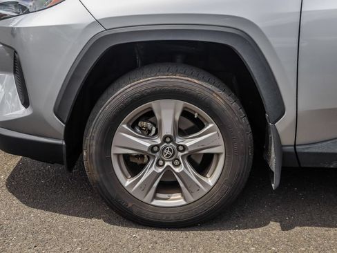 Used 2024 Toyota RAV4 LE AWD/4WD image 9
