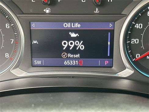 Used 2022 Chevrolet Traverse RS image 11