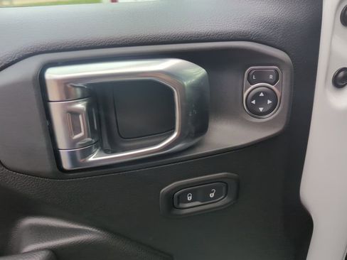 New 2025 Jeep Gladiator Mojave w/ Convenience Group image 36