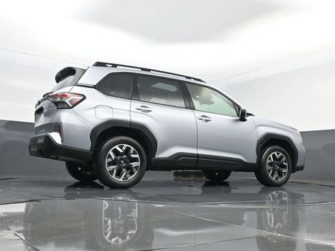 Used 2025 Subaru Forester Premium image 25