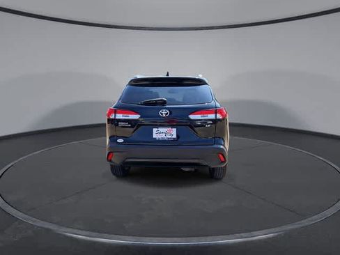 Used 2022 Toyota Corolla Cross LE FWD image 7