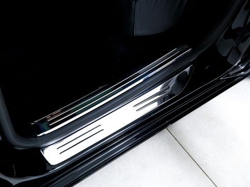 Used 2011 Rolls-Royce Ghost RWD image 23
