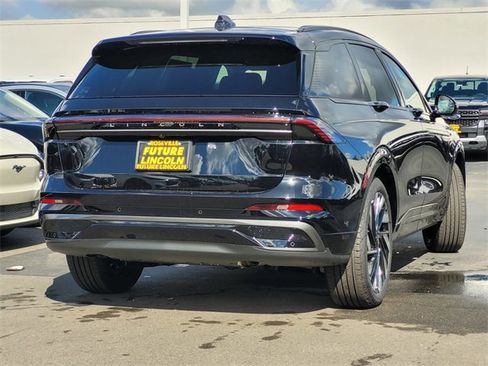 New 2026 Lincoln Nautilus Reserve w/ Jet Appearance Package image 4