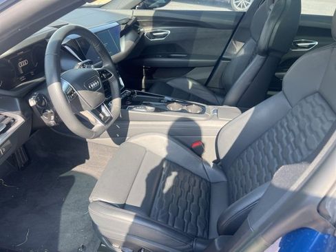 Used 2023 Audi e-tron GT Prestige w/ Prestige Package image 5