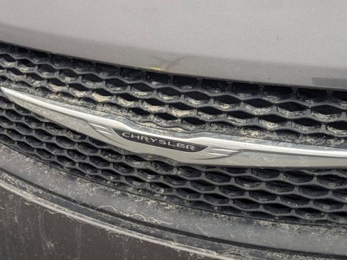 Used 2023 Chrysler Voyager LX image 10