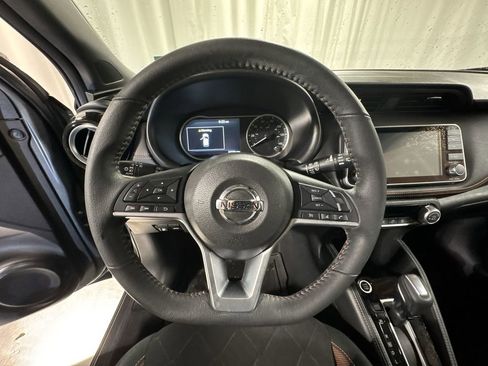 Used 2020 Nissan Kicks SR image 22