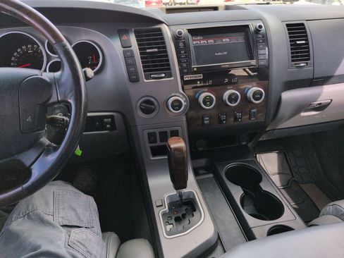 Used 2011 Toyota Tundra Limited w/ Platinum Pkg image 18