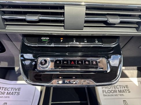 Used 2023 Lincoln Corsair Reserve AWD/4WD image 22