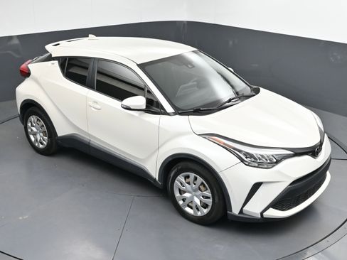Used 2020 Toyota C-HR LE FWD image 32