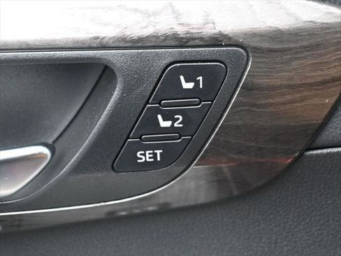Certified 2025 Toyota Highlander LE AWD/4WD image 17