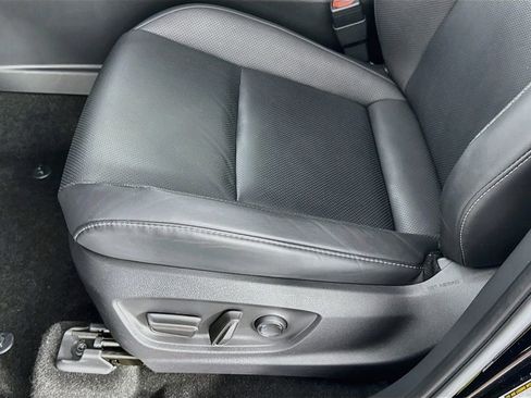 Used 2025 Toyota Crown Signia AWD/4WD image 24