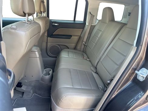 Used 2017 Jeep Patriot High Altitude FWD image 11