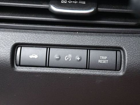 Used 2024 Nissan Altima 2.5 SV AWD/4WD image 30