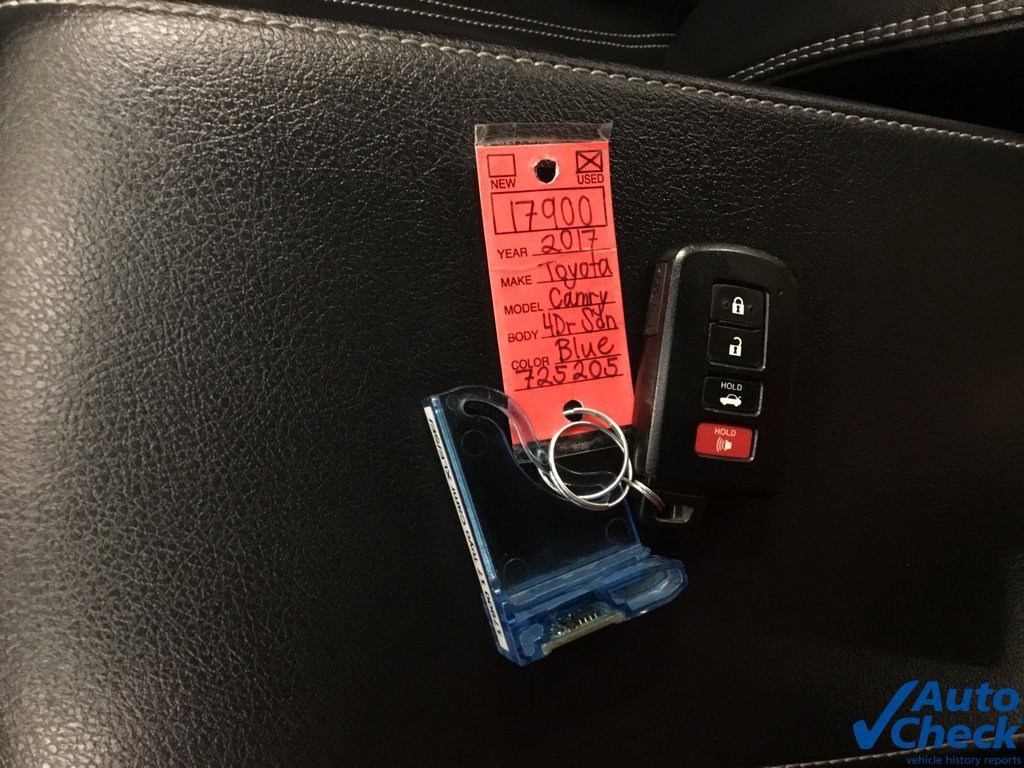 Used 2017 Toyota Camry XLE w/ Moonroof Package FWD image 52