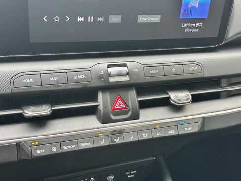 Used 2025 Kia K4 LXS image 12