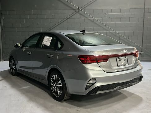 Used 2023 Kia Forte LXS FWD image 4