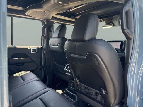 Used 2024 Jeep Wrangler Unlimited Rubicon image 33