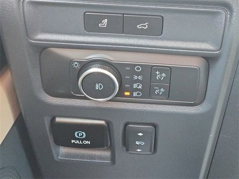 Used 2022 Ford Expedition Limited image 27