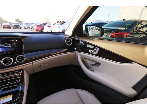 Used 2023 Mercedes-Benz E 450 4MATIC Sedan image 11