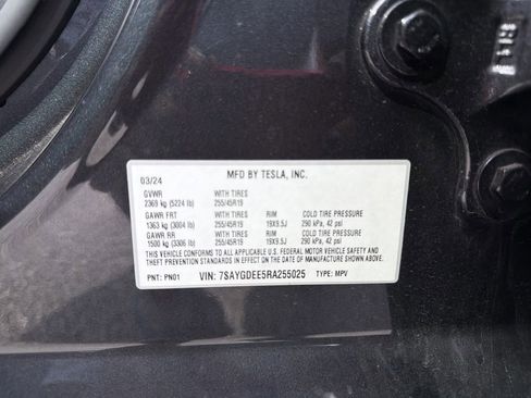Used 2024 Tesla Model Y Long Range image 35