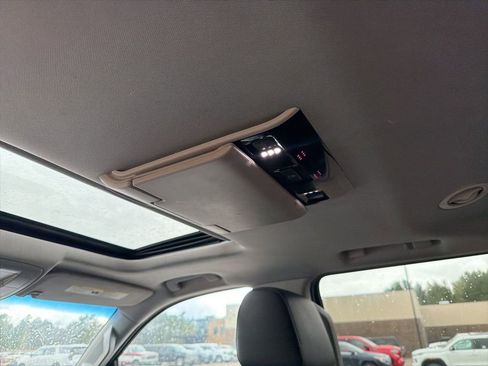 Used 2019 Chevrolet Suburban LT AWD/4WD image 12