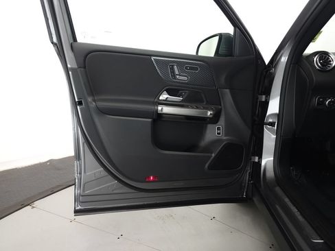 Certified 2026 Mercedes-Benz GLB 250 4MATIC image 5