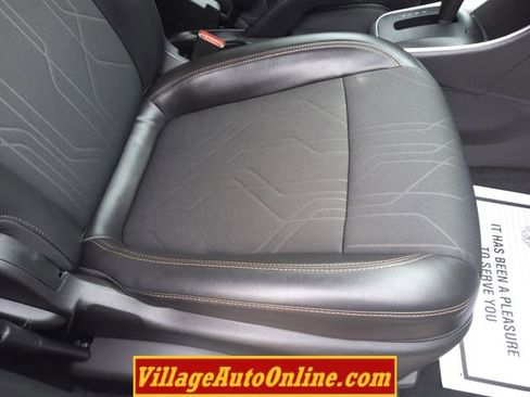 Used 2019 Chevrolet Trax LT w/ LT Convenience Package FWD image 31