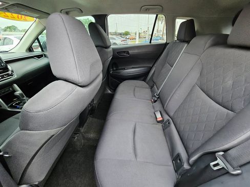 Used 2022 Toyota Corolla Cross LE FWD image 15