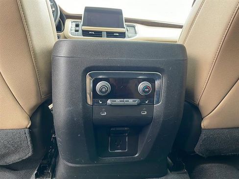 Used 2023 Chevrolet Tahoe Premier AWD/4WD image 12