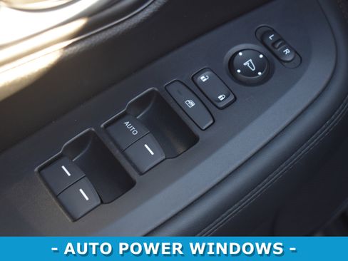 Certified 2024 Honda HR-V LX image 7