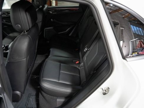 Used 2024 Porsche Macan image 12