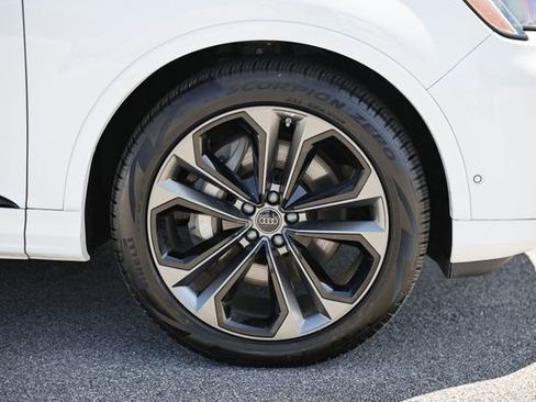 Used 2025 Audi Q7 3.0T Prestige AWD/4WD image 5