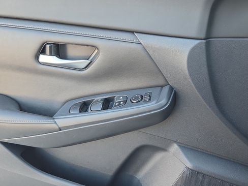 Used 2022 Nissan Sentra SV FWD image 26