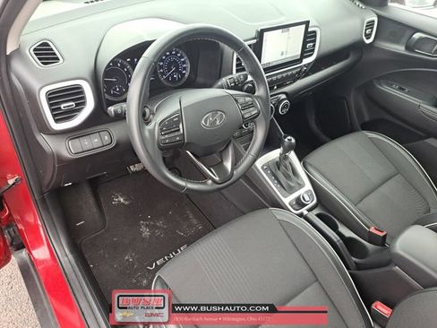 Used 2022 Hyundai Venue Limited image 14