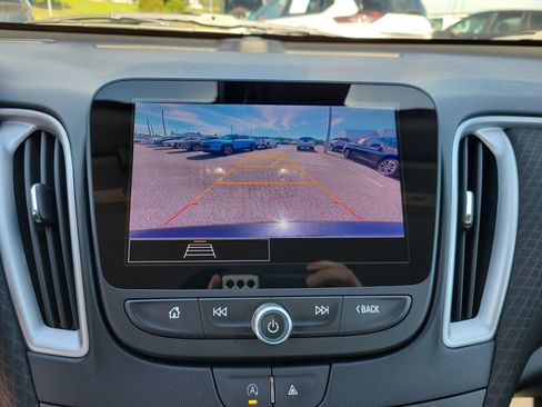 Used 2023 Chevrolet Malibu LT FWD image 16