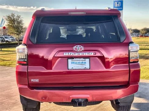 Used 2016 Toyota 4Runner SR5 Premium image 6